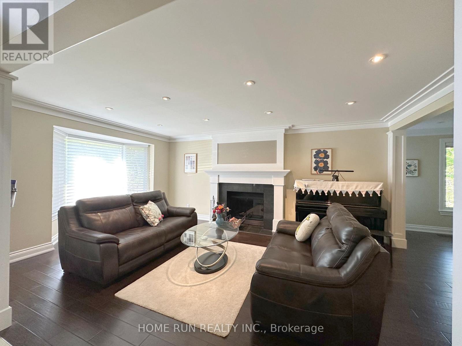 35 Blue Heron Court, Ottawa, Ontario  K1L 8J7 - Photo 6 - X12983386