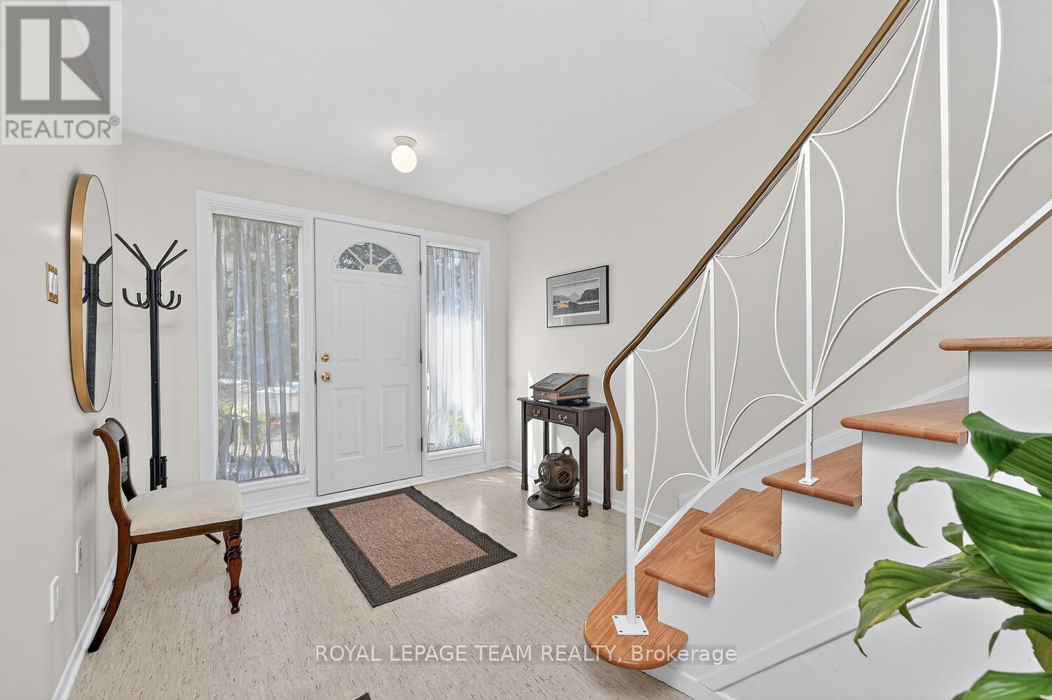2521 Flannery Drive, Ottawa, Ontario  K1V 9R5 - Photo 4 - X12983400