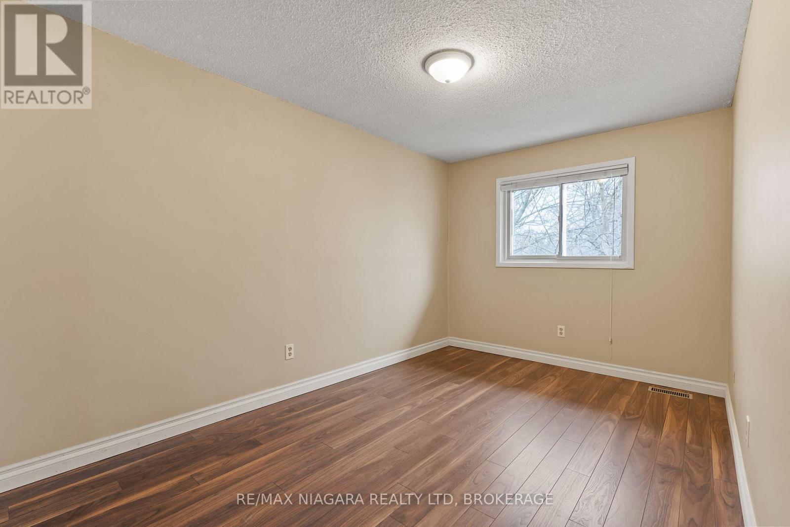 48 - 302 Vine Street, St. Catharines, Ontario  L2M 7M6 - Photo 14 - X12983410