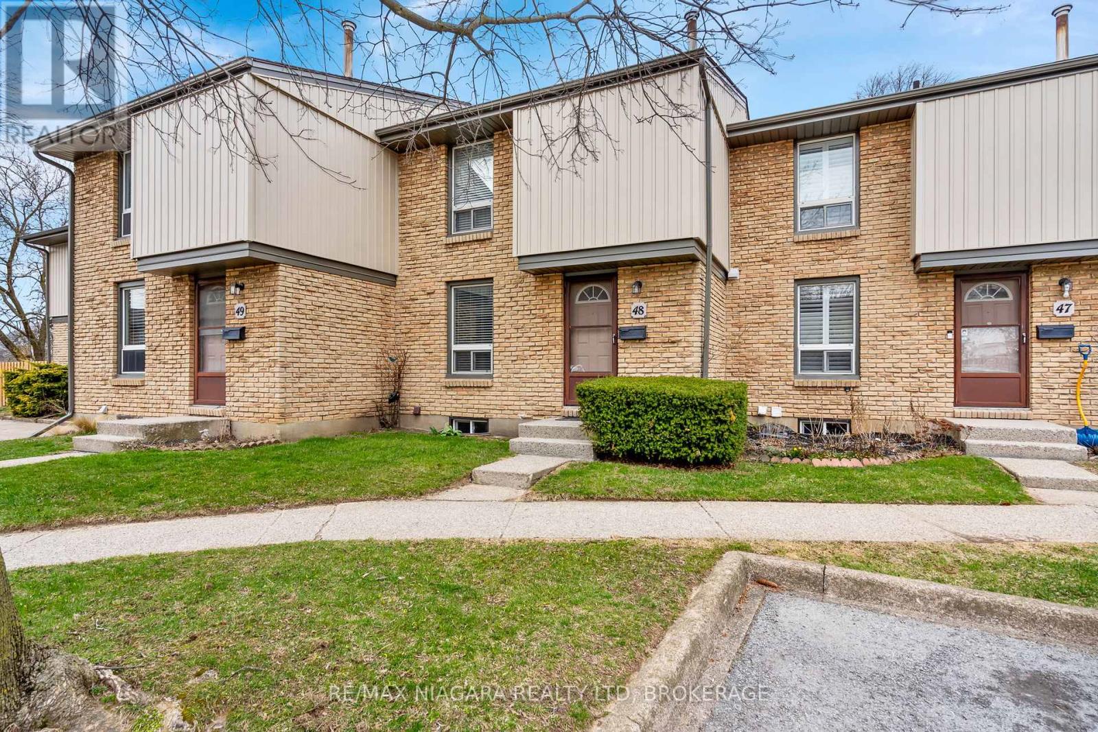 48 - 302 Vine Street, St. Catharines, Ontario  L2M 7M6 - Photo 2 - X12983410