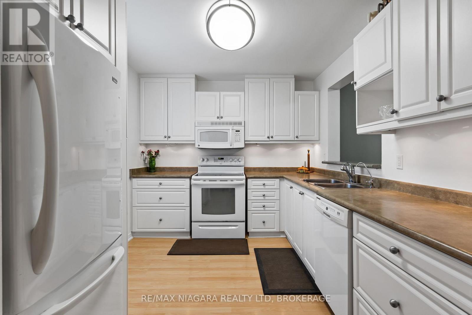 48 - 302 Vine Street, St. Catharines, Ontario  L2M 7M6 - Photo 4 - X12983410