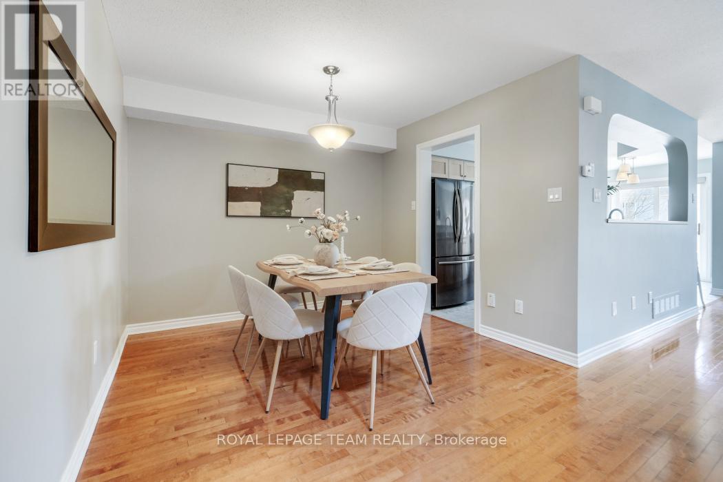 235 Saddlesmith Circle, Ottawa, Ontario  K2M 2Z1 - Photo 8 - X12981298