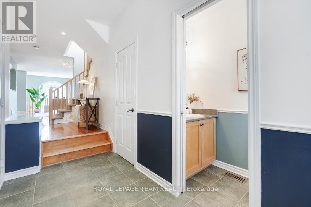 235 Saddlesmith Circle, Ottawa, Ontario  K2M 2Z1 - Photo 6 - X12981298