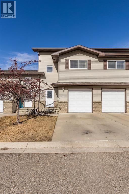 38 Brentwood Lane Sw, Medicine Hat, Alberta  T1B 0B4 - Photo 2 - A2289399