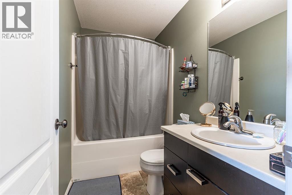 38 Brentwood Lane Sw, Medicine Hat, Alberta  T1B 0B4 - Photo 24 - A2289399