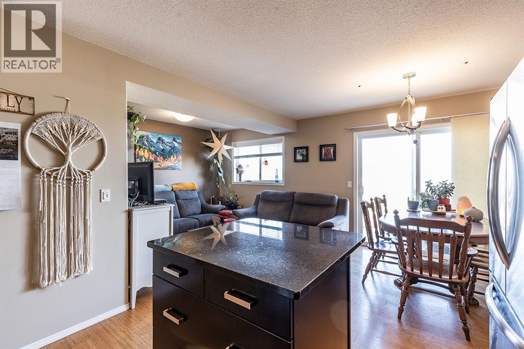 38 Brentwood Lane Sw, Medicine Hat, Alberta  T1B 0B4 - Photo 12 - A2289399