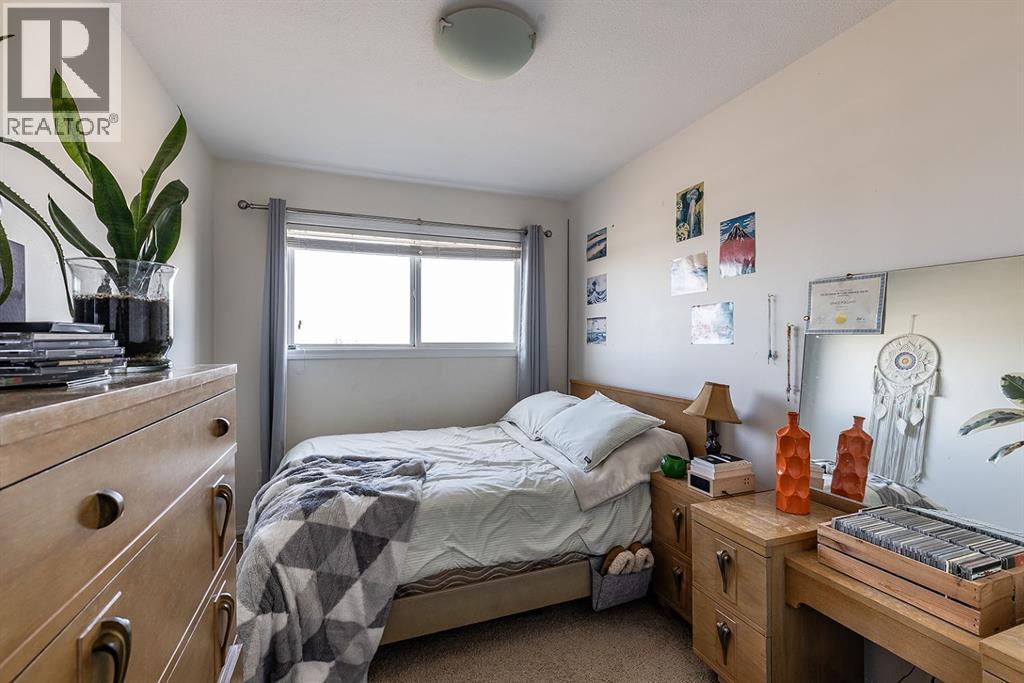 38 Brentwood Lane Sw, Medicine Hat, Alberta  T1B 0B4 - Photo 27 - A2289399