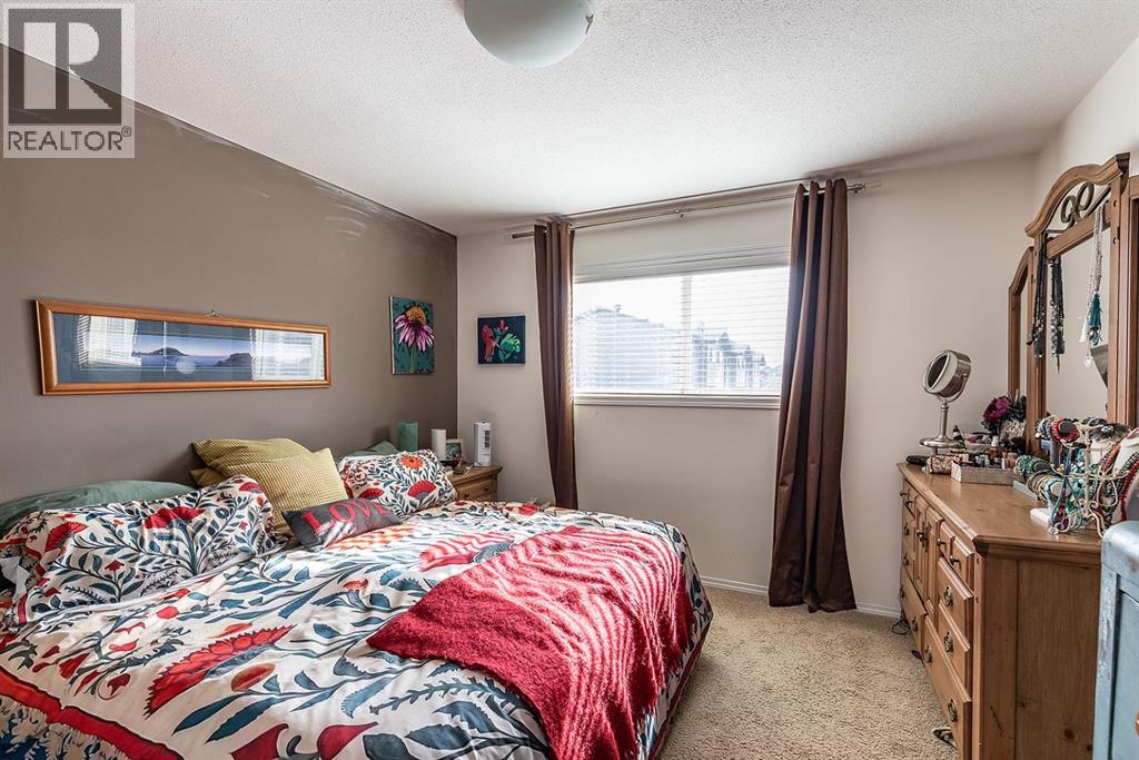 38 Brentwood Lane Sw, Medicine Hat, Alberta  T1B 0B4 - Photo 20 - A2289399