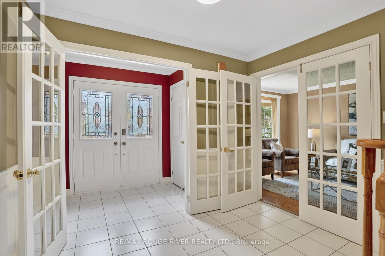 60 Emmett Place, Whitby, Ontario  L1R 2B4 - Photo 3 - E12974824