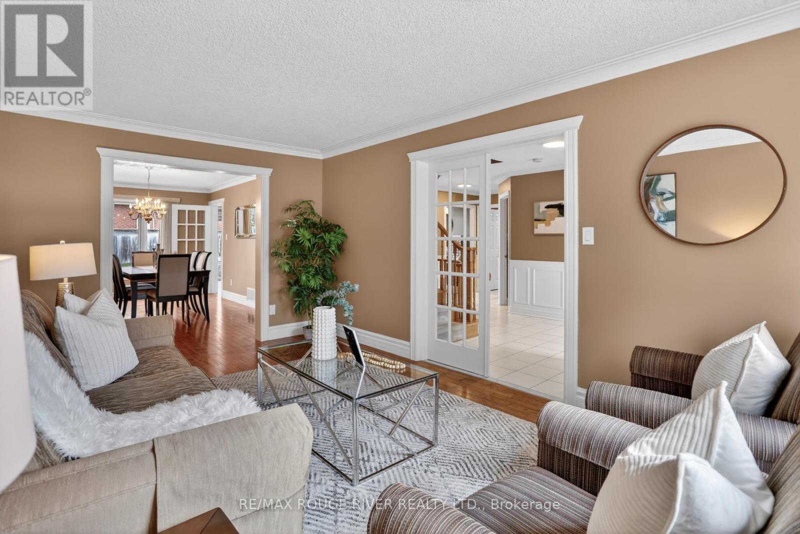 60 Emmett Place, Whitby, Ontario  L1R 2B4 - Photo 5 - E12974824