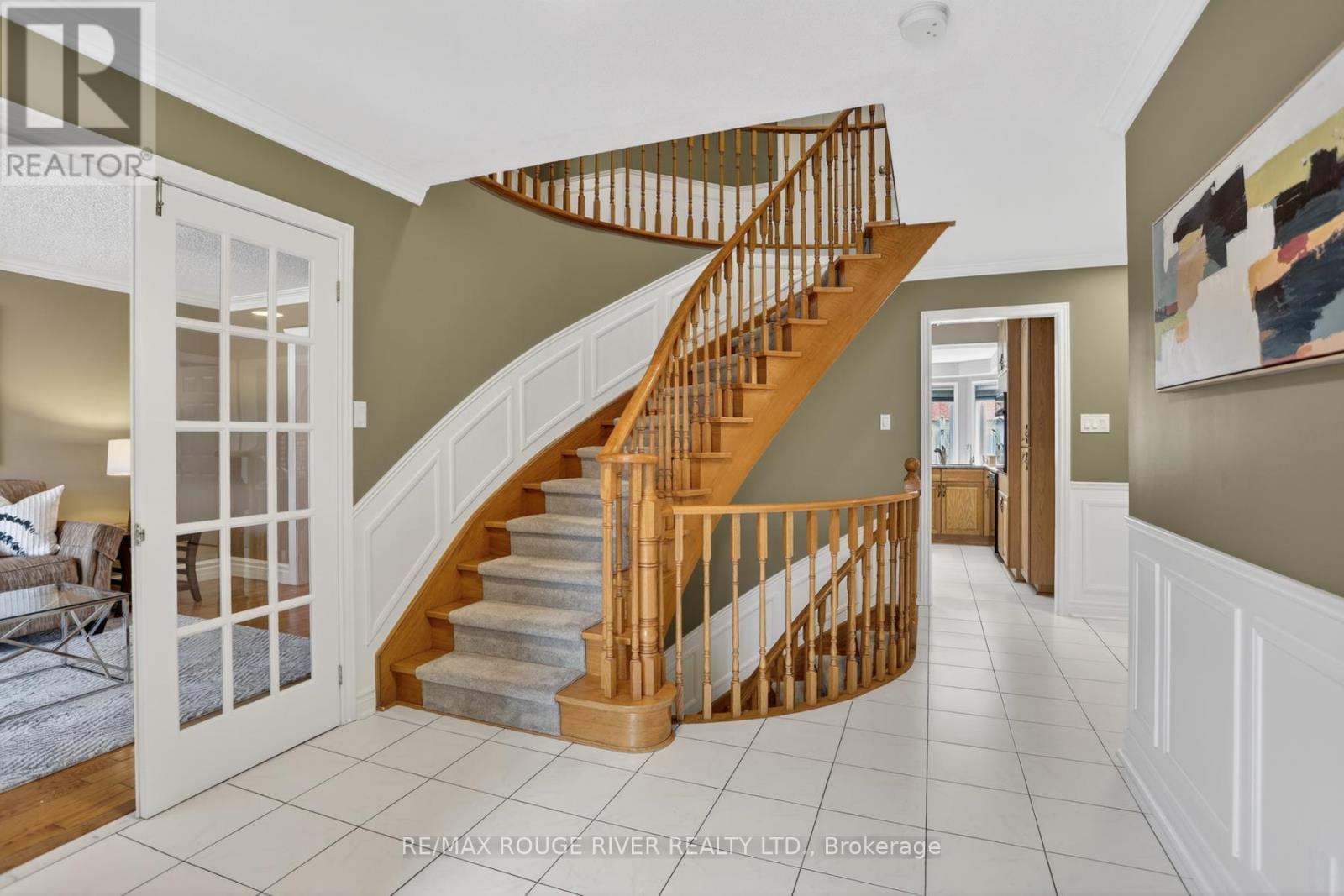 60 Emmett Place, Whitby, Ontario  L1R 2B4 - Photo 4 - E12974824