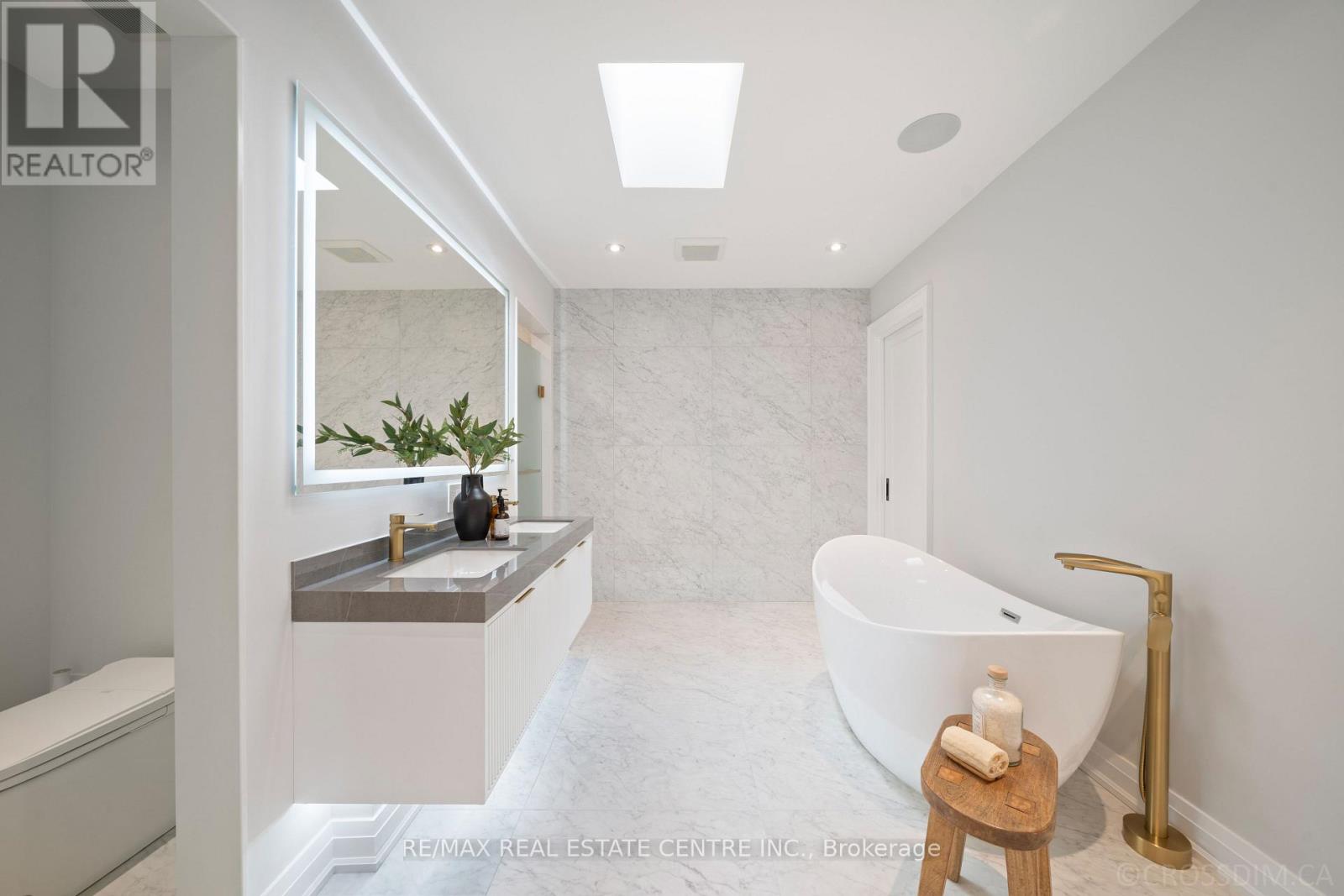 1065 Rebecca Street, Oakville, Ontario  L6L 1Y6 - Photo 22 - W12982352