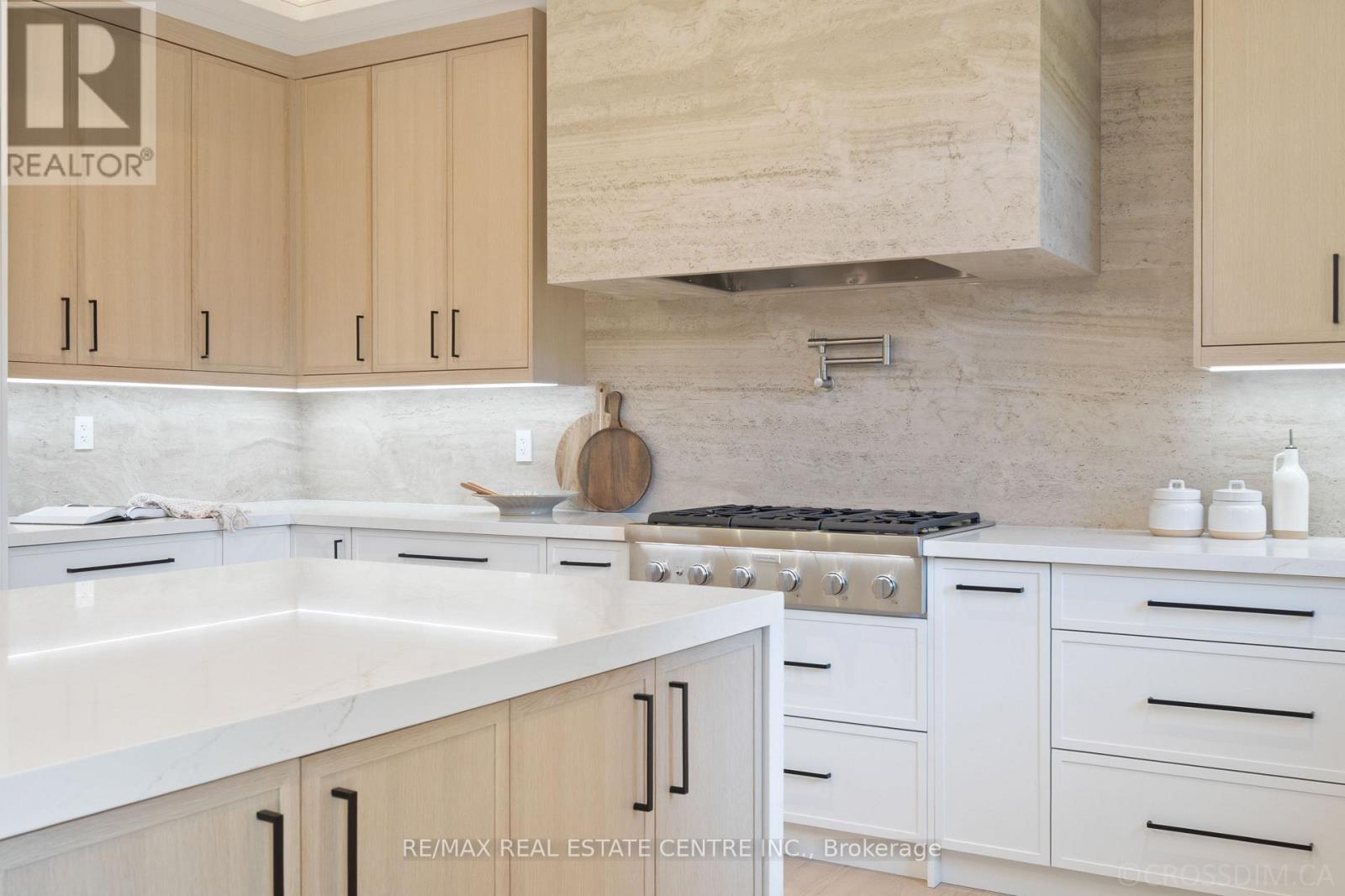 1065 Rebecca Street, Oakville, Ontario  L6L 1Y6 - Photo 15 - W12982352