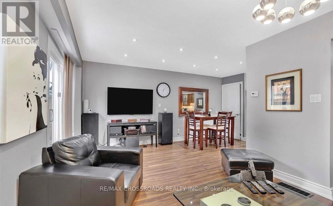 90 - 90 Foster Crescent, Brampton, Ontario  L6V 3M8 - Photo 3 - W12983132