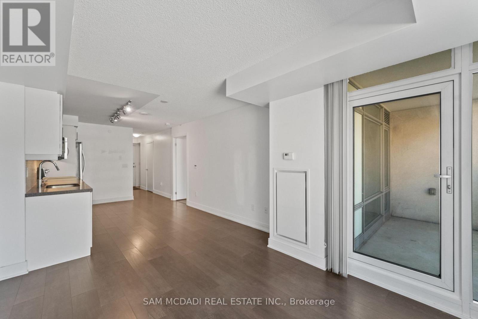 313 - 525 Adelaide Street W, Toronto, Ontario  M5V 0N7 - Photo 7 - C12983370