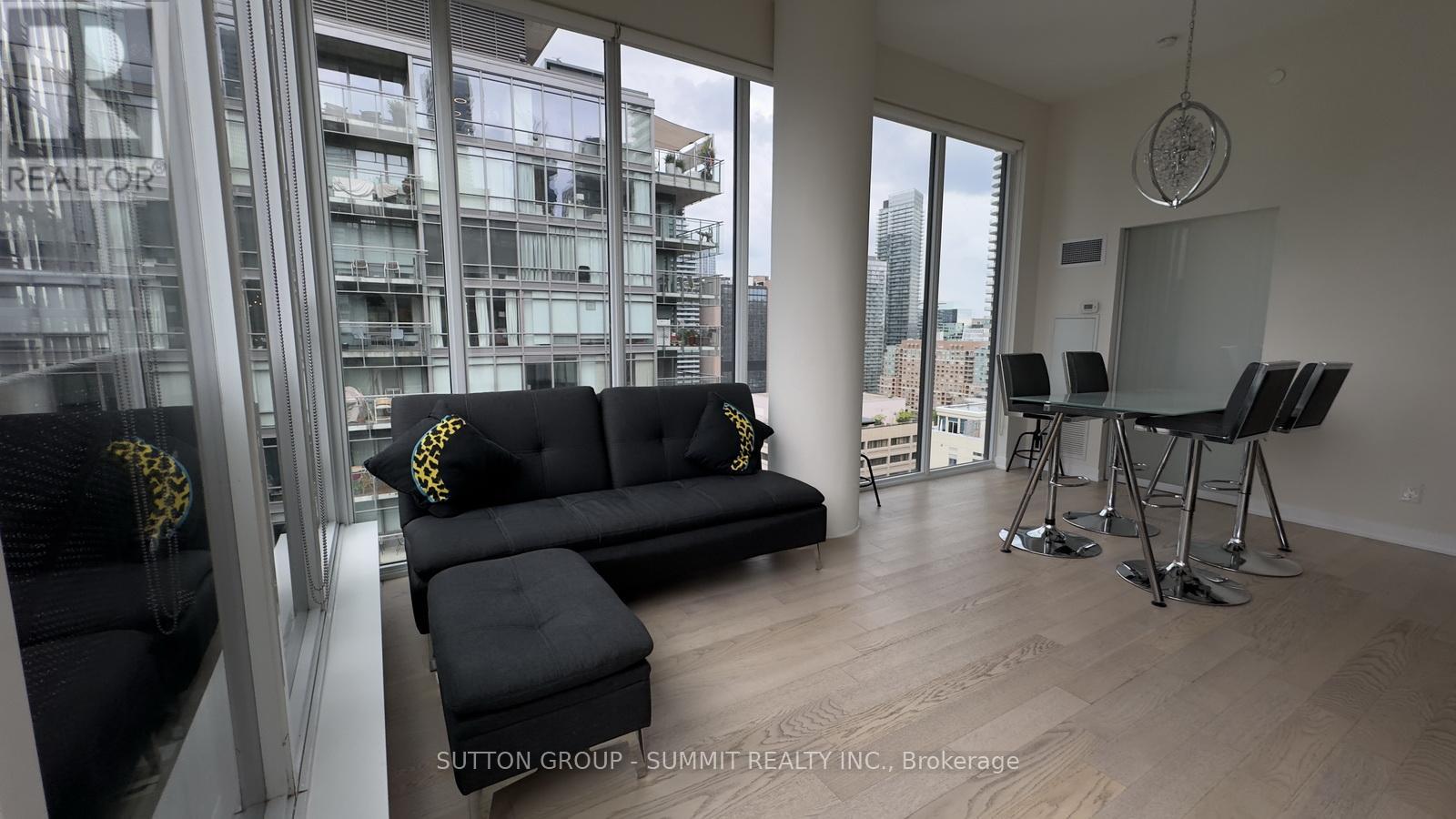 1704 - 17 Dundonald Street, Toronto, Ontario  M4Y 1K3 - Photo 5 - C12983424