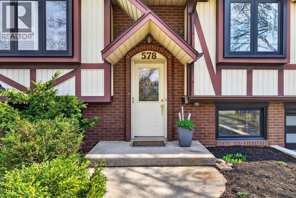 578 Holly Hill Crescent, Burlington, Ontario  L7L 3Z7 - Photo 3 - 40819454