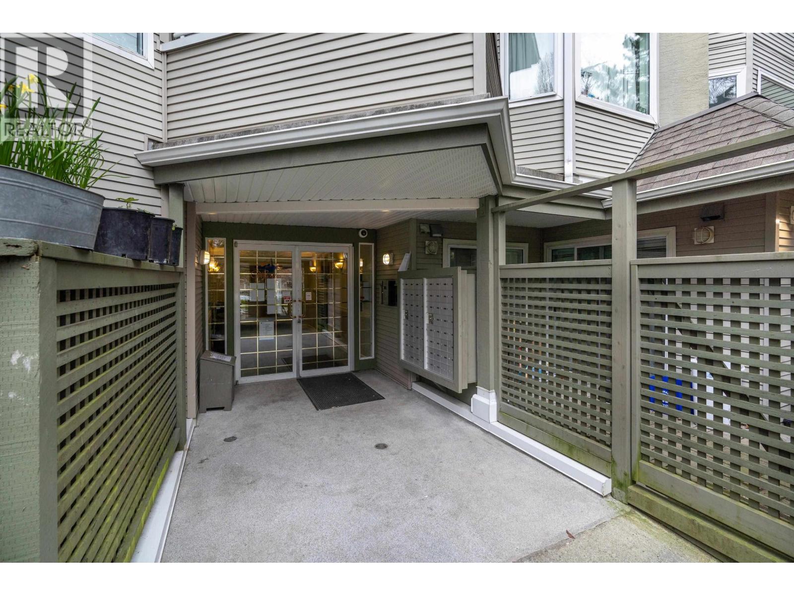 403 3738 Norfolk Street, Burnaby, British Columbia  V5G 4V4 - Photo 2 - R3107035