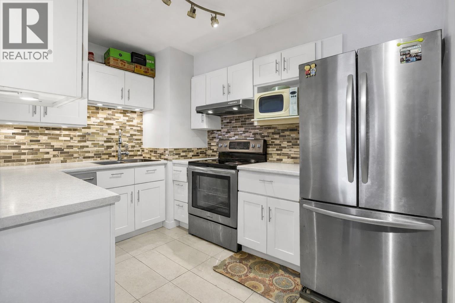 403 3738 Norfolk Street, Burnaby, British Columbia  V5G 4V4 - Photo 12 - R3107035