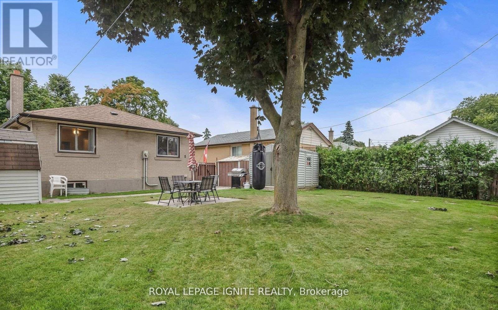 22 Billingsgate Crescent, Ajax, Ontario  L1S 2R8 - Photo 11 - E12983408