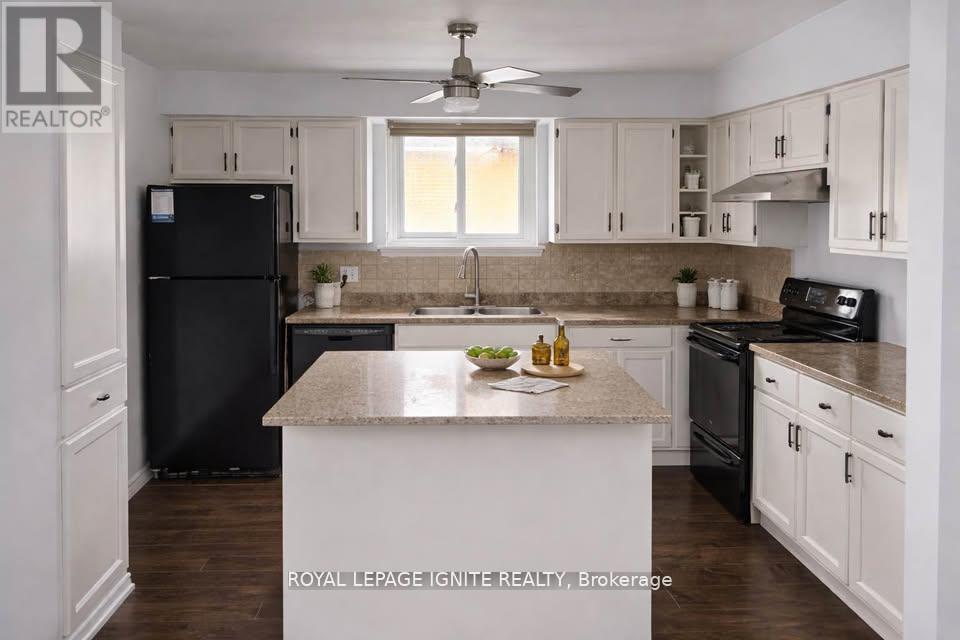 22 Billingsgate Crescent, Ajax, Ontario  L1S 2R8 - Photo 2 - E12983408