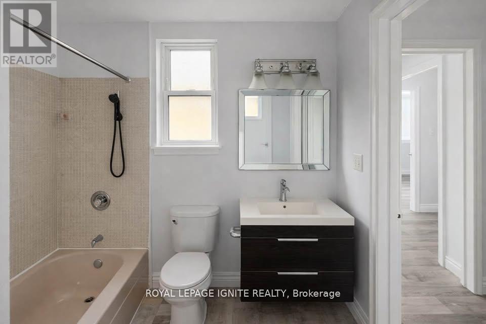 22 Billingsgate Crescent, Ajax, Ontario  L1S 2R8 - Photo 8 - E12983408