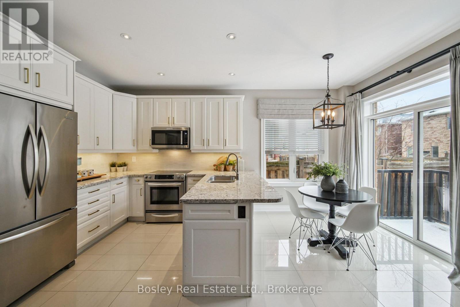 2343 Quetico Crescent, Oakville, Ontario  L6M 0R5 - Photo 11 - W12955938