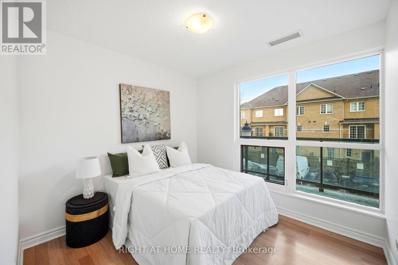 211 - 18 Harding Boulevard, Richmond Hill, Ontario  L4C 0T3 - Photo 26 - N12983376