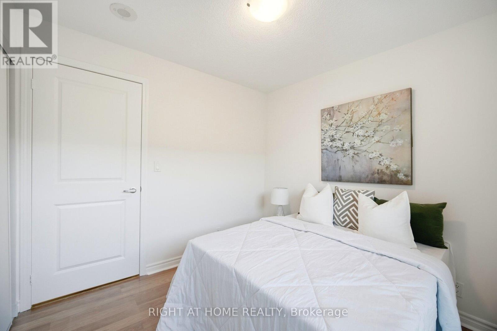 211 - 18 Harding Boulevard, Richmond Hill, Ontario  L4C 0T3 - Photo 27 - N12983376