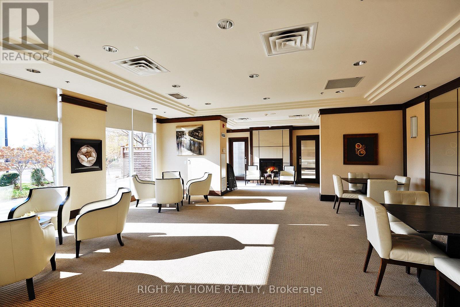 211 - 18 Harding Boulevard, Richmond Hill, Ontario  L4C 0T3 - Photo 38 - N12983376