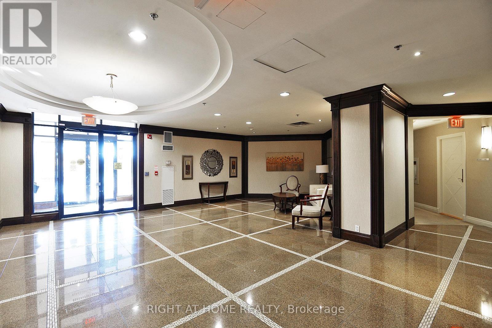 211 - 18 Harding Boulevard, Richmond Hill, Ontario  L4C 0T3 - Photo 7 - N12983376