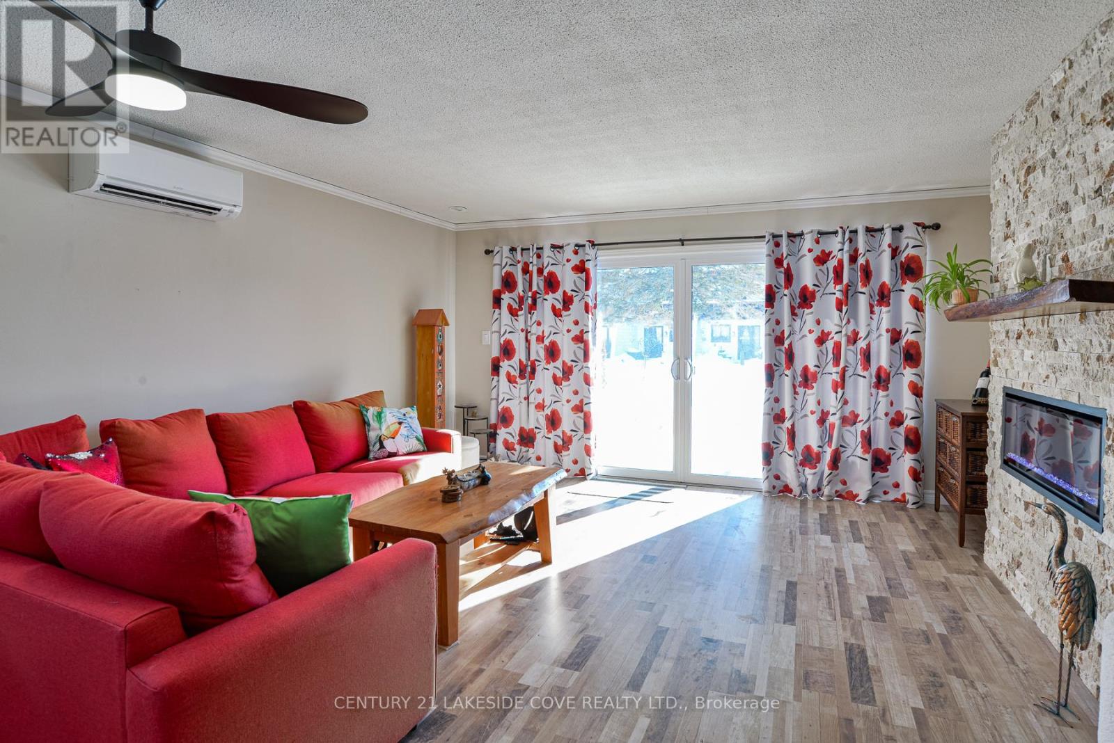 Unit 27 - 1 Paradise Boulevard S, Ramara, Ontario  L0K 1B0 - Photo 6 - S12983428