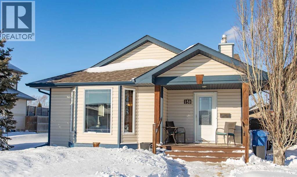 150 Robinson Avenue, Penhold, Alberta  T0M 1R0 - Photo 1 - A2287725