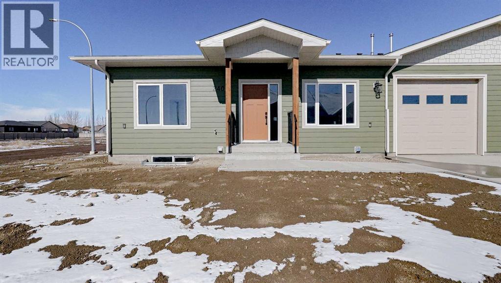 240 Parkview Lane W, Bow Island, Alberta  T0K 0G0 - Photo 1 - A2300141