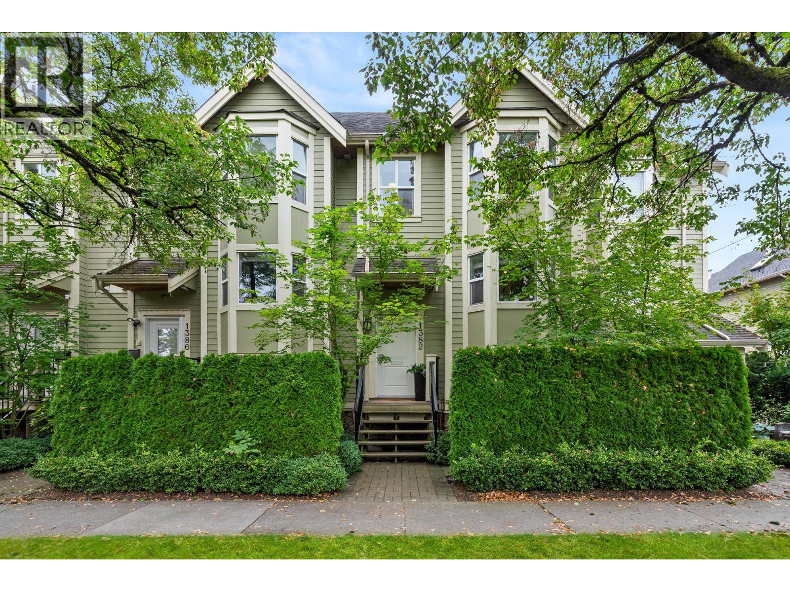 1382 E 27TH AVENUE, Vancouver, British Columbia
