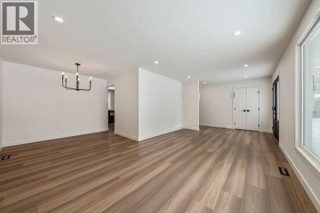 5880 Dalridge Hill NW, Calgary, Alberta  T3A 1L9 - Photo 7 - A2297052