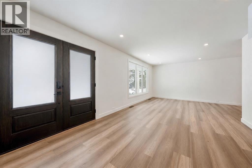 5880 Dalridge Hill NW, Calgary, Alberta  T3A 1L9 - Photo 3 - A2297052