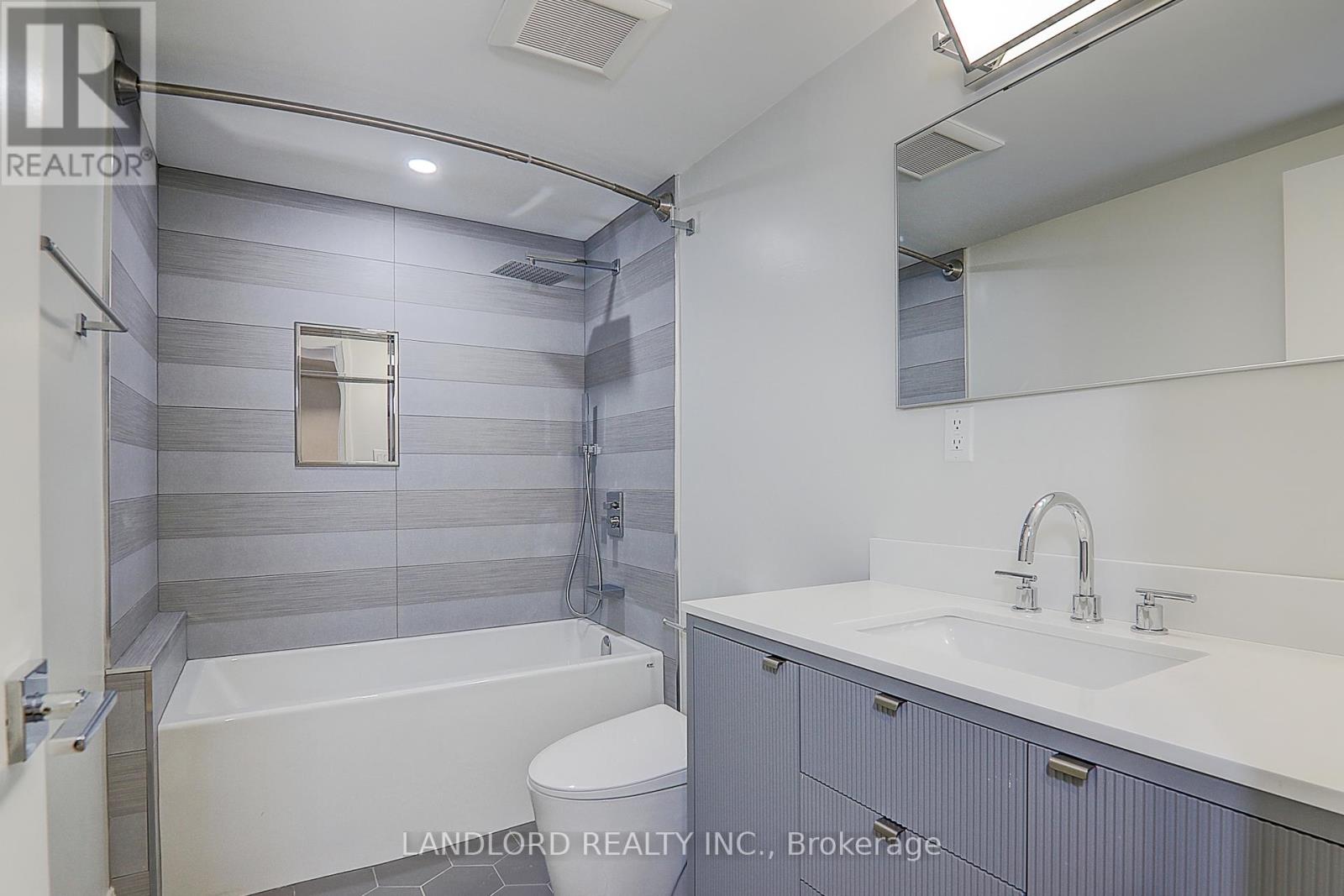Lower Unit - 115 Livingstone Avenue, Toronto, Ontario  M6E 2L7 - Photo 17 - W12983318