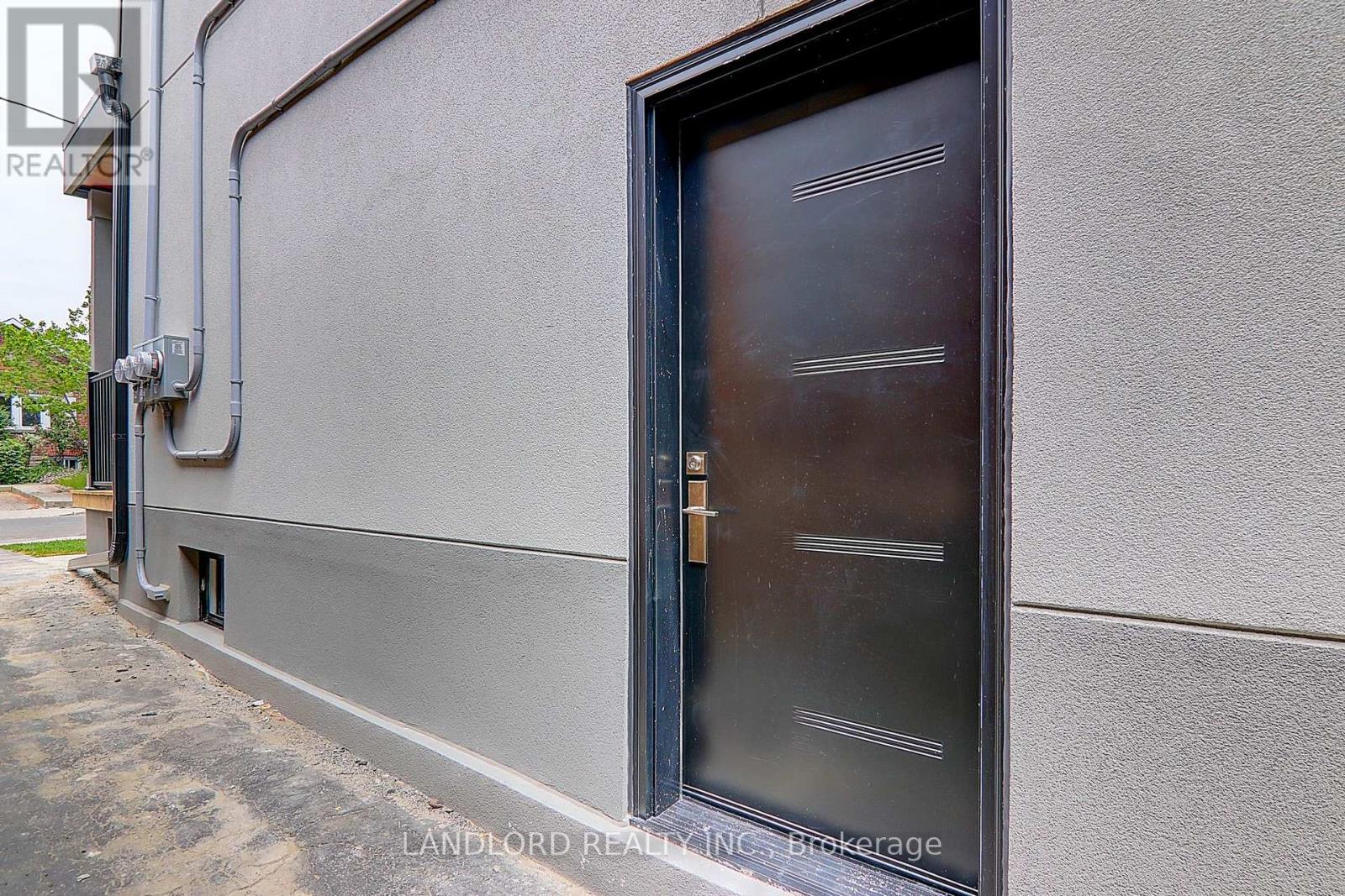 Lower Unit - 115 Livingstone Avenue, Toronto, Ontario  M6E 2L7 - Photo 4 - W12983318