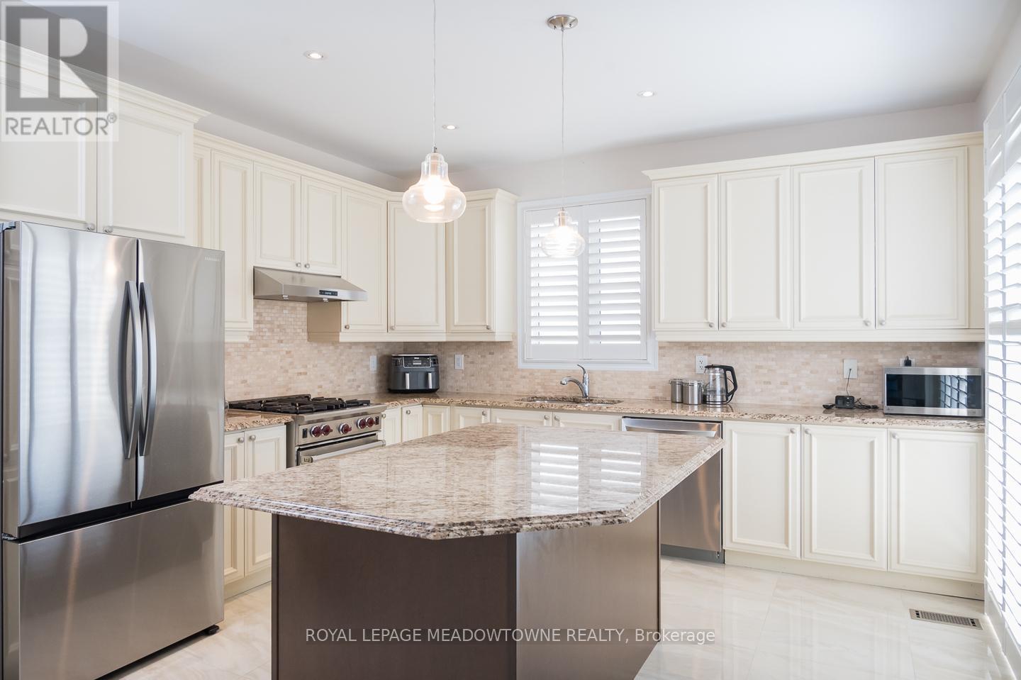 352 Peregrine Way, Milton, Ontario  L9T 7N9 - Photo 12 - W12983332