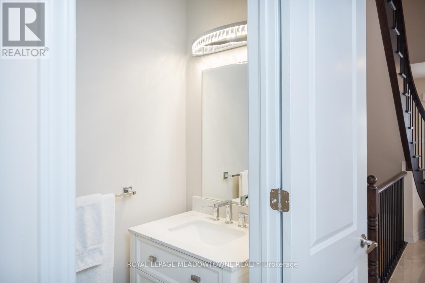 352 Peregrine Way, Milton, Ontario  L9T 7N9 - Photo 17 - W12983332