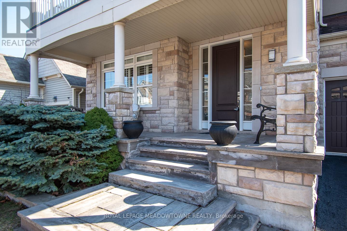 352 Peregrine Way, Milton, Ontario  L9T 7N9 - Photo 2 - W12983332