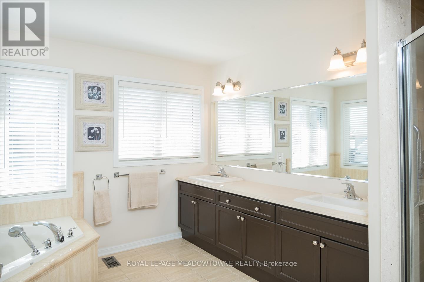 352 Peregrine Way, Milton, Ontario  L9T 7N9 - Photo 22 - W12983332