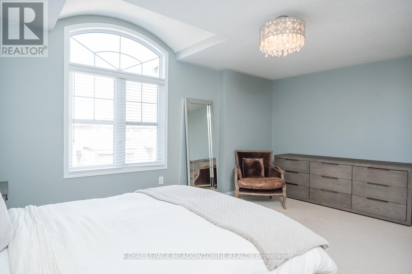 352 Peregrine Way, Milton, Ontario  L9T 7N9 - Photo 25 - W12983332