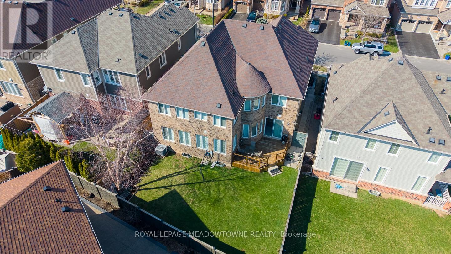 352 Peregrine Way, Milton, Ontario  L9T 7N9 - Photo 40 - W12983332