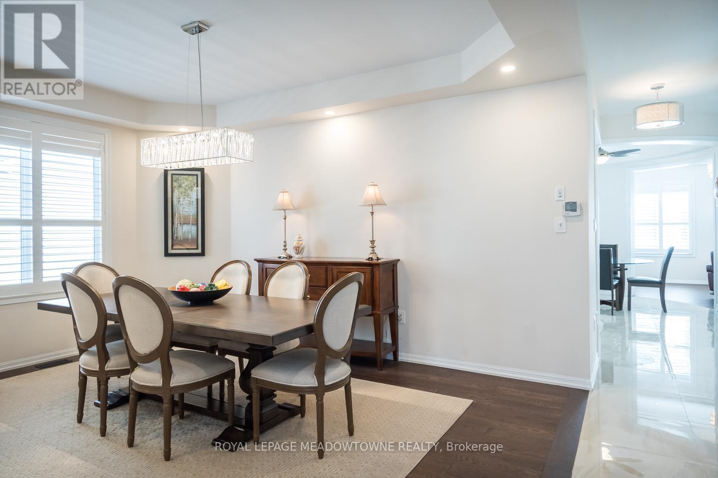 352 Peregrine Way, Milton, Ontario  L9T 7N9 - Photo 5 - W12983332