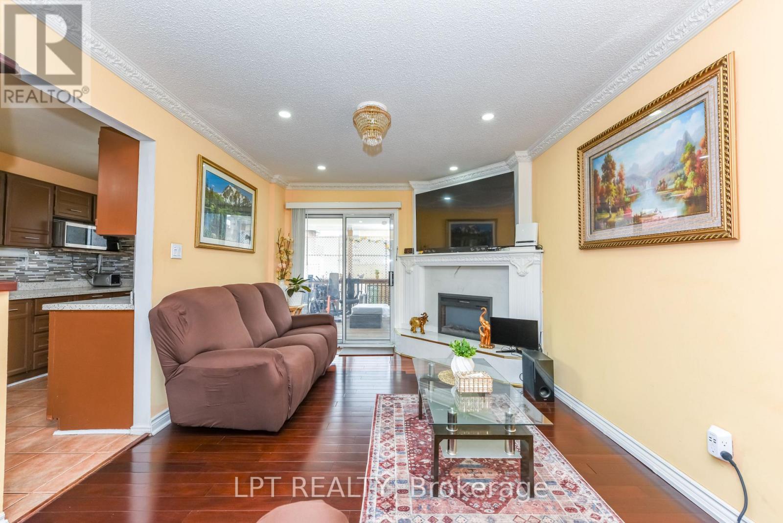 67 Kay Drive, Toronto, Ontario  M9V 4X8 - Photo 13 - W12983412