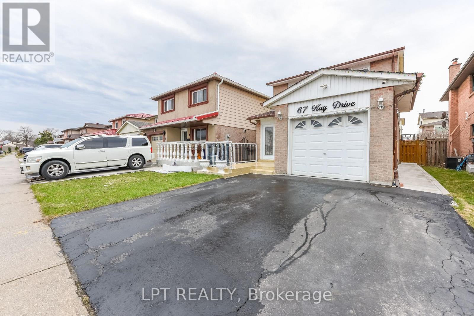 67 Kay Drive, Toronto, Ontario  M9V 4X8 - Photo 2 - W12983412