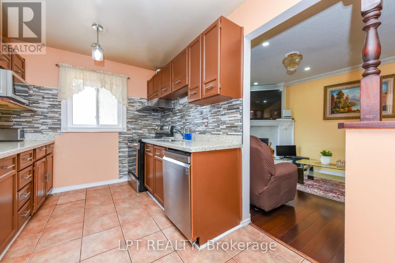 67 Kay Drive, Toronto, Ontario  M9V 4X8 - Photo 21 - W12983412