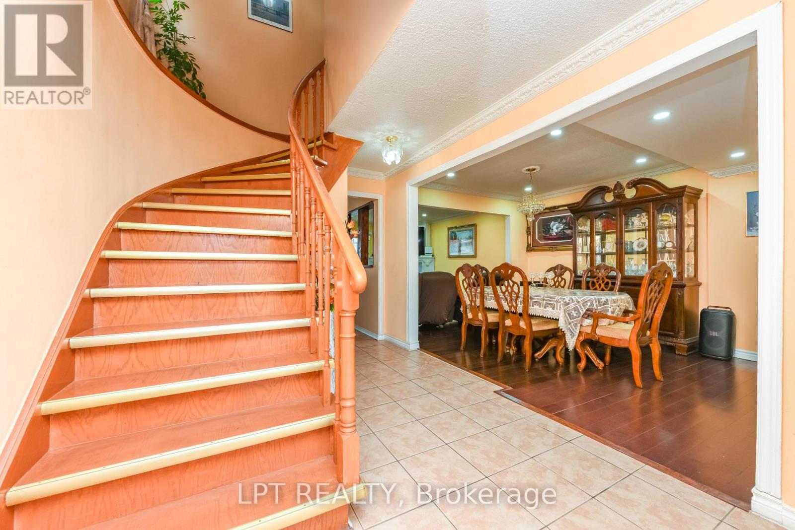 67 Kay Drive, Toronto, Ontario  M9V 4X8 - Photo 7 - W12983412